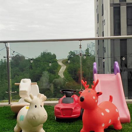 נוסג'יה D Bunga مسلم Homestay Pool View Legoland Nusajaya מראה חיצוני תמונה