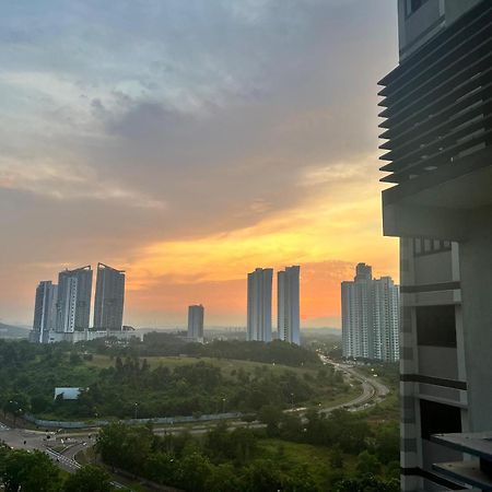 נוסג'יה D Bunga مسلم Homestay Pool View Legoland Nusajaya מראה חיצוני תמונה