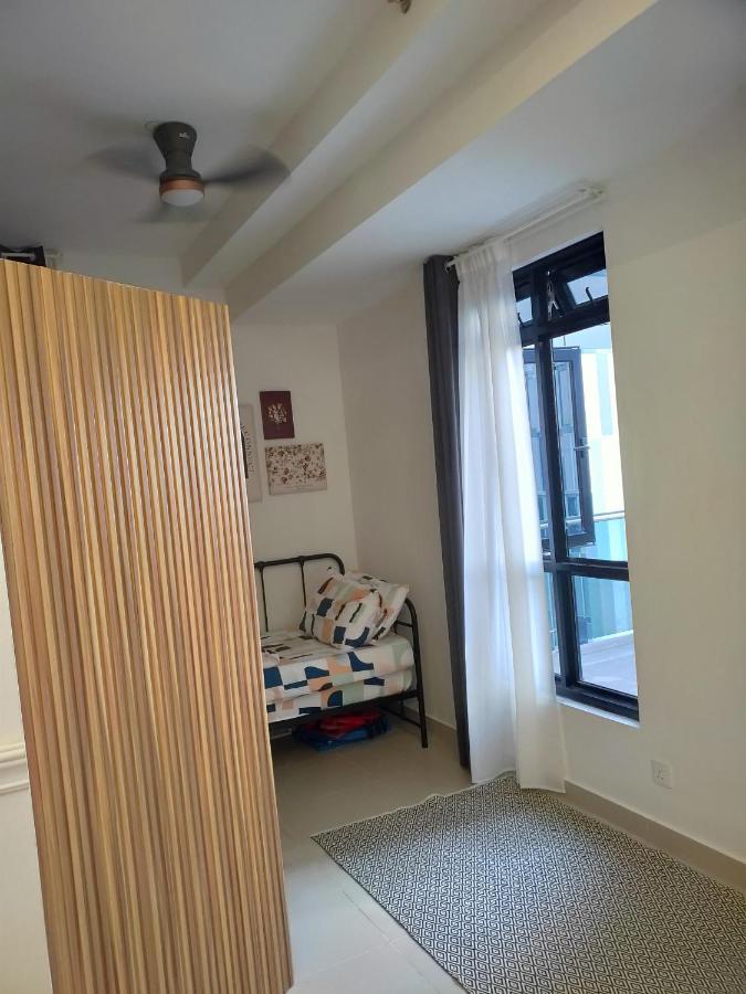 נוסג'יה D Bunga مسلم Homestay Pool View Legoland Nusajaya מראה חיצוני תמונה